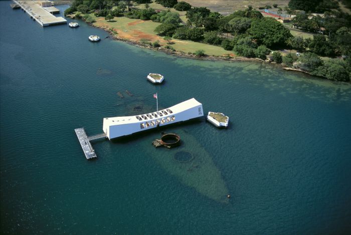 Arizona uss memorial pearl harbor hawaii museum hi dec battle 1941 today inside aerial ship historical commemorate traveldigg shutterstock attack